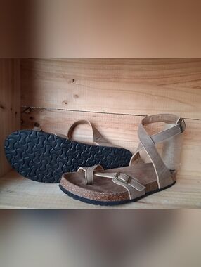 Outwoods Strappy Wrap Around Ankle Sandals With Buckles Size 11